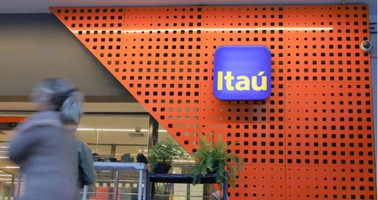 Itaú ITUB4 apresenta novo logo após 50 anos confira Money Times