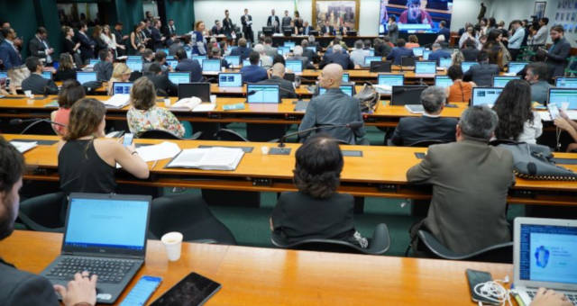 Política CCJ Câmara dos Deputados Congresso