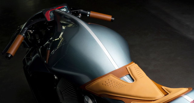 Aston Martin Motos AMB 001