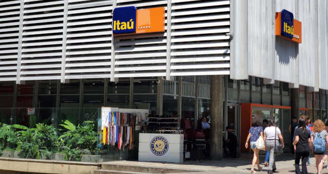 Itaú ITUB4