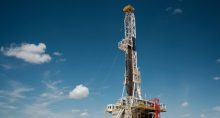 Sonda para exploração de petróleo em Midland, Texas (EUA)