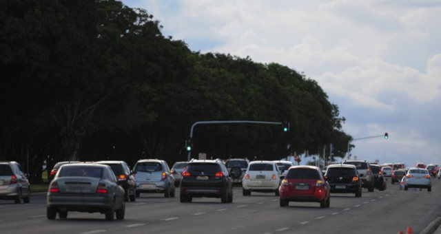 Carros Automóveis Transito