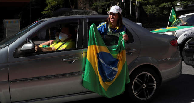 coronavírus manifestação carreata 