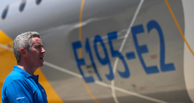 John Slattery, chefe da unidade de aviação comercial da Embraer