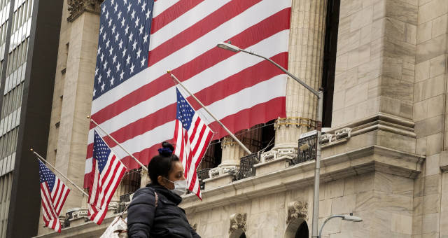 Wall Street EUA Mercados Coronavírus Máscara