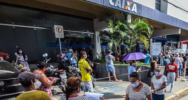 Auxílio Emergencial Caixa Econômica Federal Coronavírus Máscaras