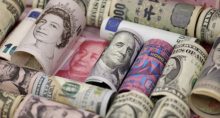 Notas de euro, dólar norte-americano, dólar de Hong Kong, iene japonês