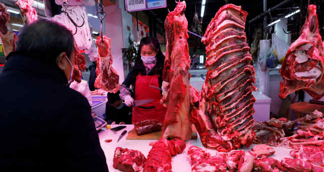 Açougue em Pequin, na China; importações de carne do país atingiram recorde em 2020