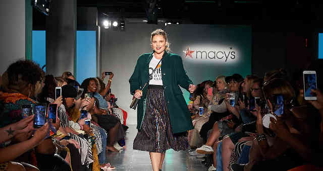 Desfile da grife Macy's (MACY34)