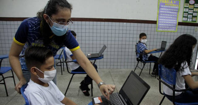 Educação Tecnologia Internet