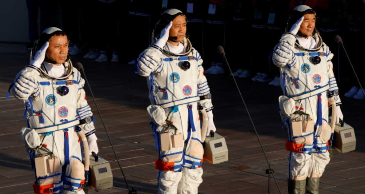 Astronautas chineses