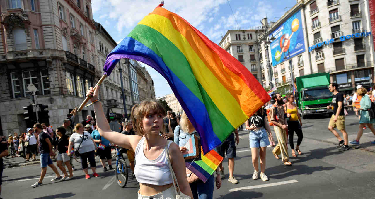 Marcha do orgulho gay em Budapeste LGBT