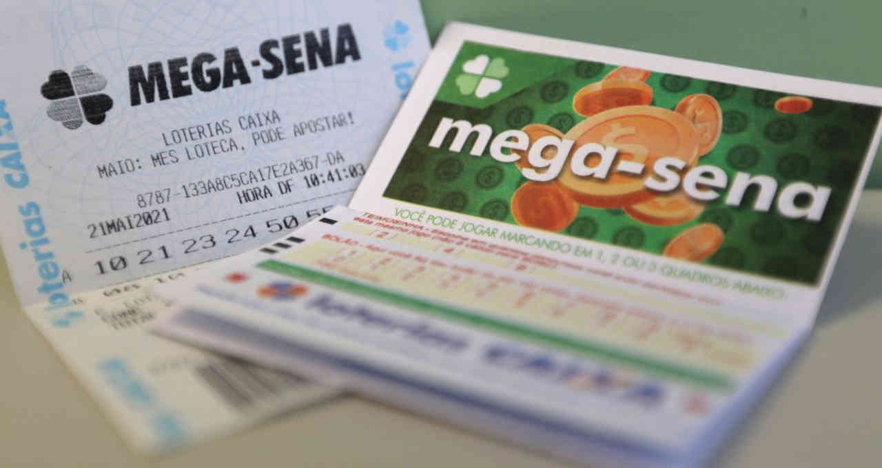 Bilhetes de aposta da mega-sena.