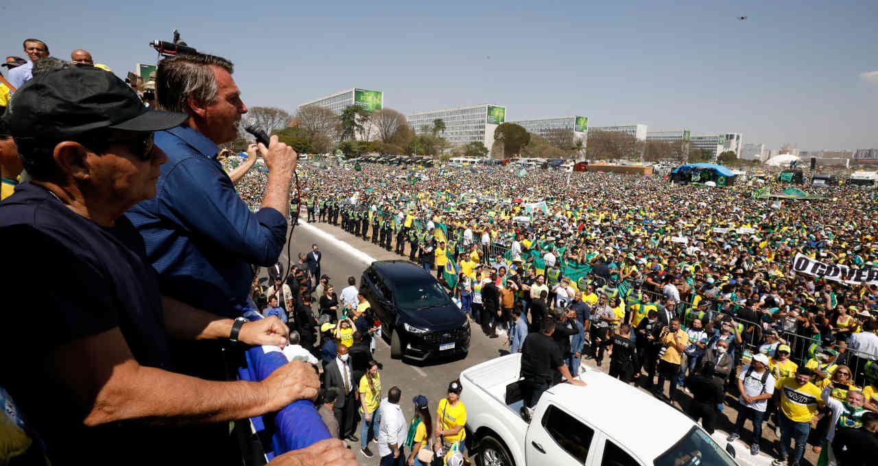 Presidente Jair Bolsonaro discursa para apoiadores em Brasília em 7 de setembro de 2021