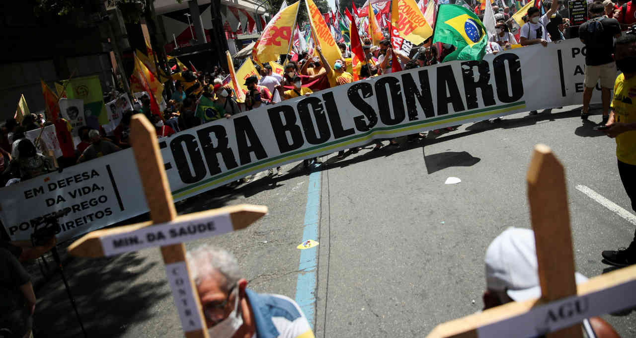 Protesto contra o presidente Jair Bolsonaro no centro do Rio de Janeiro