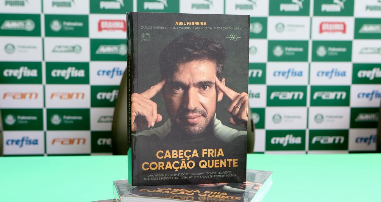 Abel Ferreira lança livro com ensinamentos sobre liderança