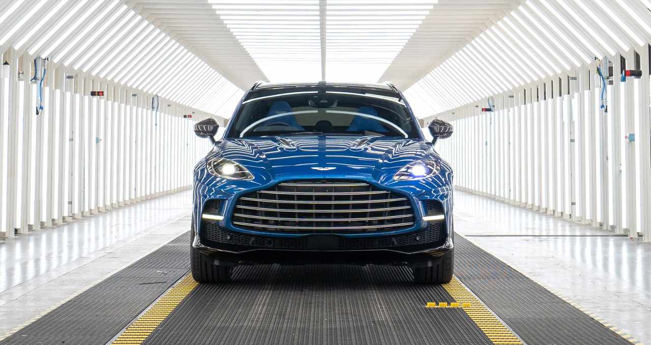 Aston Martin DBX707