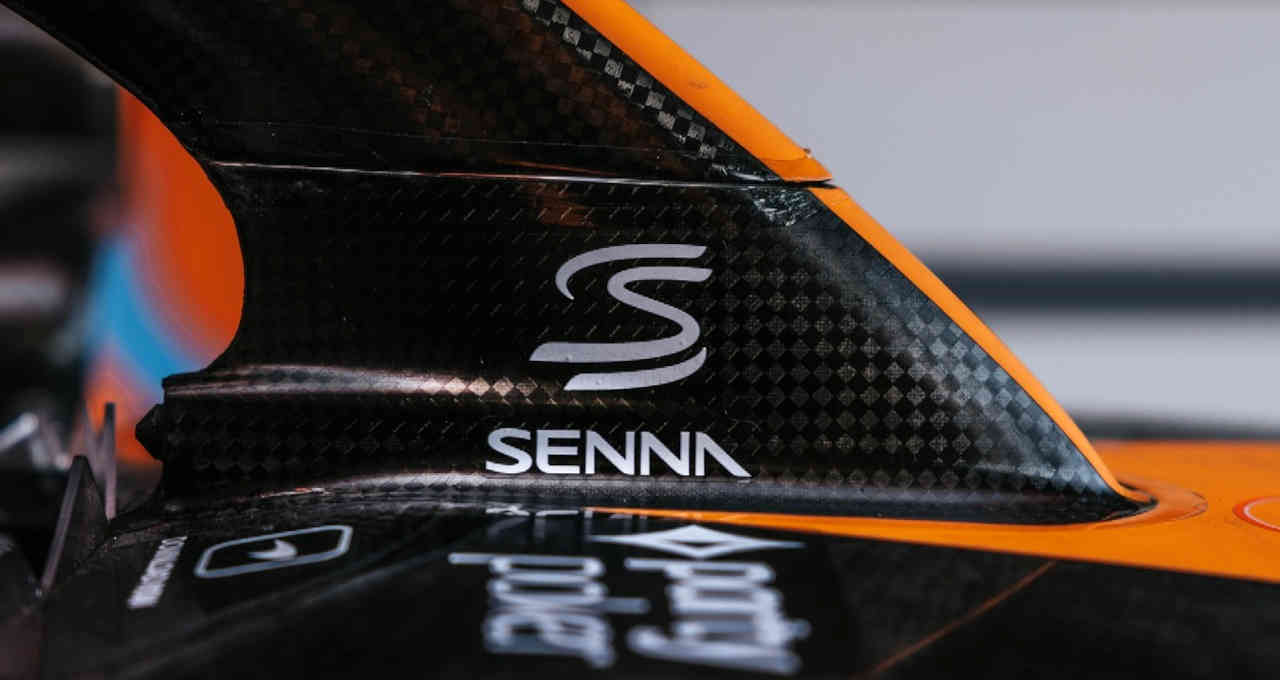 Logotipo de Ayrton Senna, em homenagem feita pela McLaren