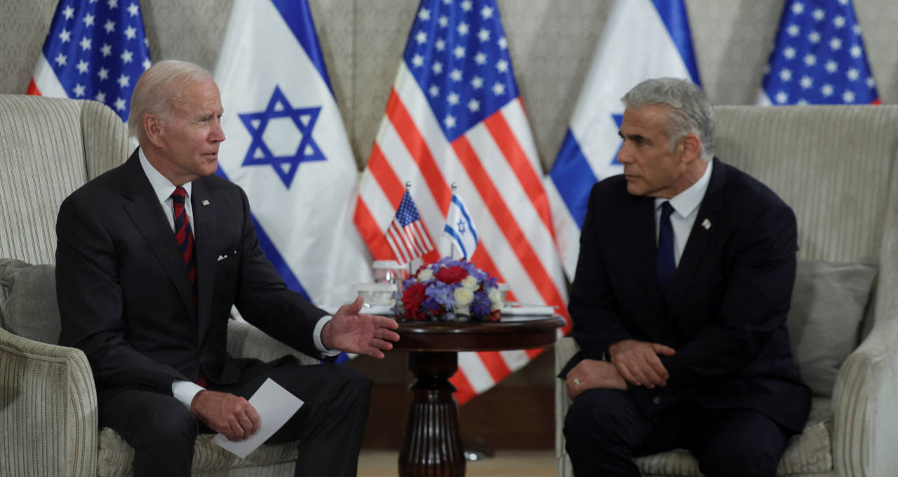 Presidente dos EUA, Joe Biden, e primeiro-ministro de Israel, Yair Lapid, durante encontro bilateral em Jerusalém