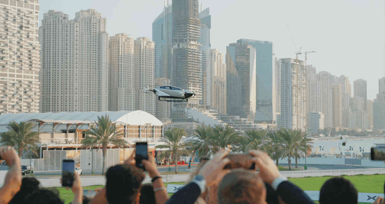 Carro voador elétrico Xpeng X2 em primeiro voo público em Dubai, nos Emirados Árabes Unidos