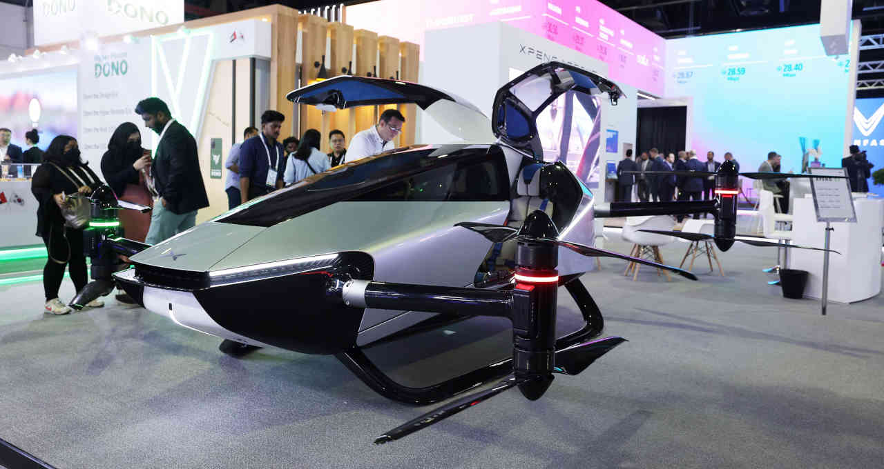 Carro voador elétrico Xpeng X2 em primeiro voo público em Dubai, nos Emirados Árabes Unidos