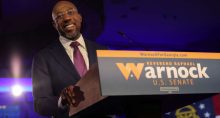 Raphael Warnock celebra vitória na Geórgia