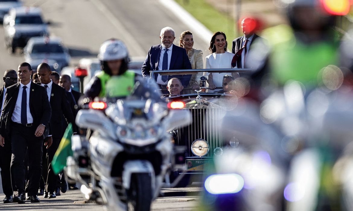 Luiz Inácio Lula da Slva posse 1º janeiro 2023 terceiro mandato Brasília fotos imagens