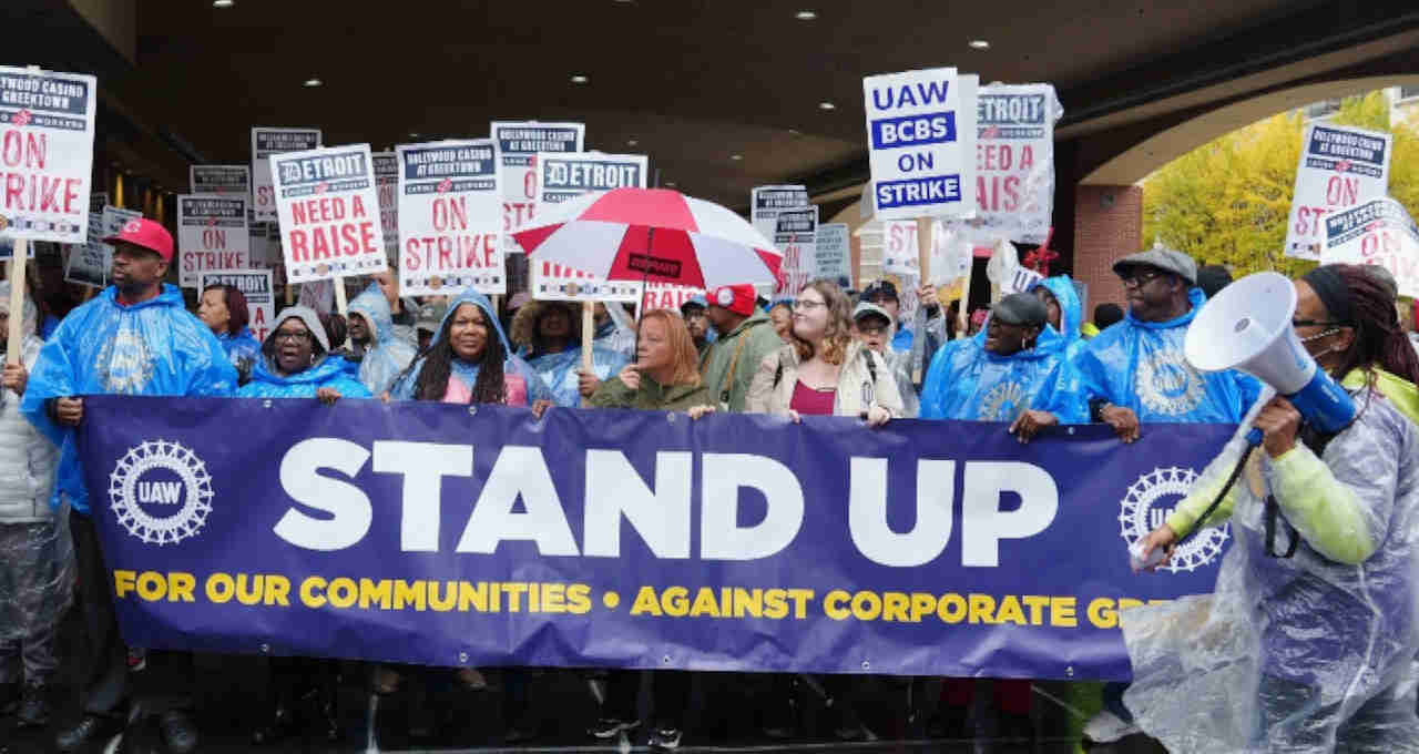 United Auto Workers UAW greve montadoras americanas estados unidos eua ford gm general motors stellantis aumento salários