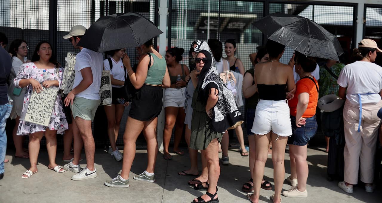 Fila para o show da Taylor Swift no Rio de Janeiro