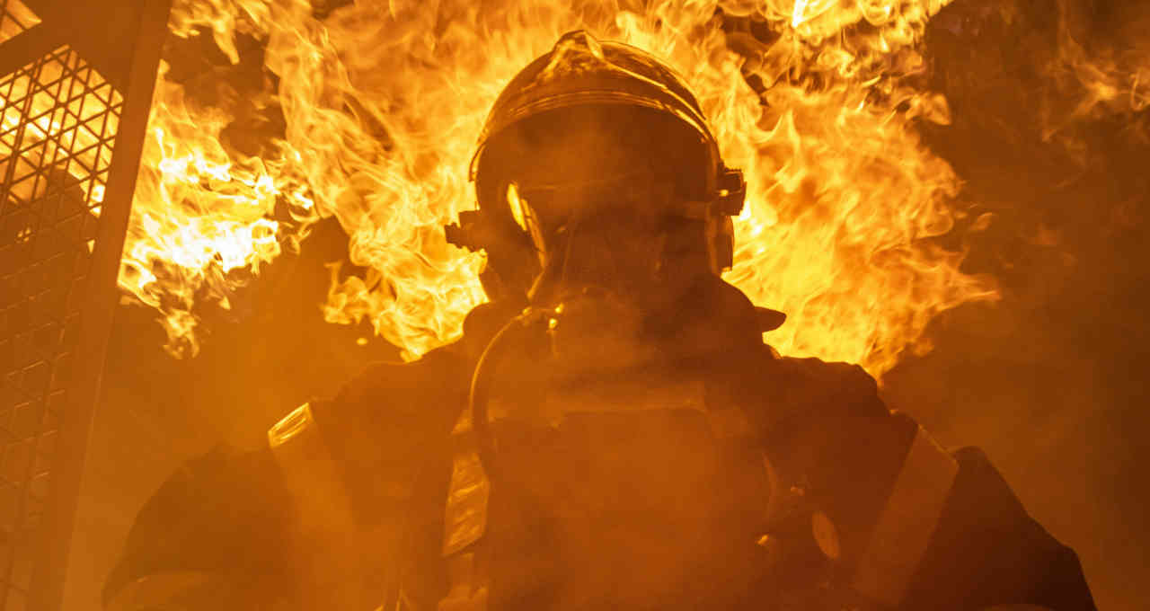 remuneração fixa variável salários bônus objetivos resultados crises reestruturação empresas carreiras bombeiros incêndio fogueira crises problemas