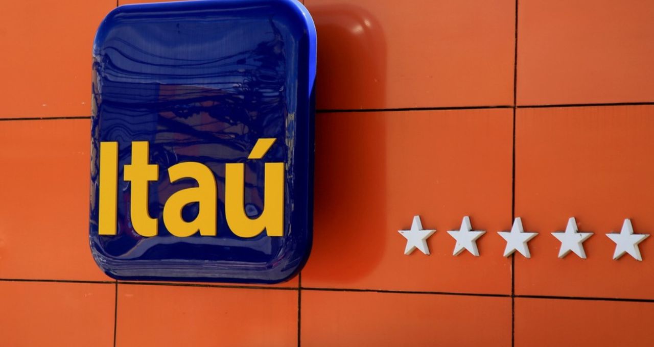 itaú itub4