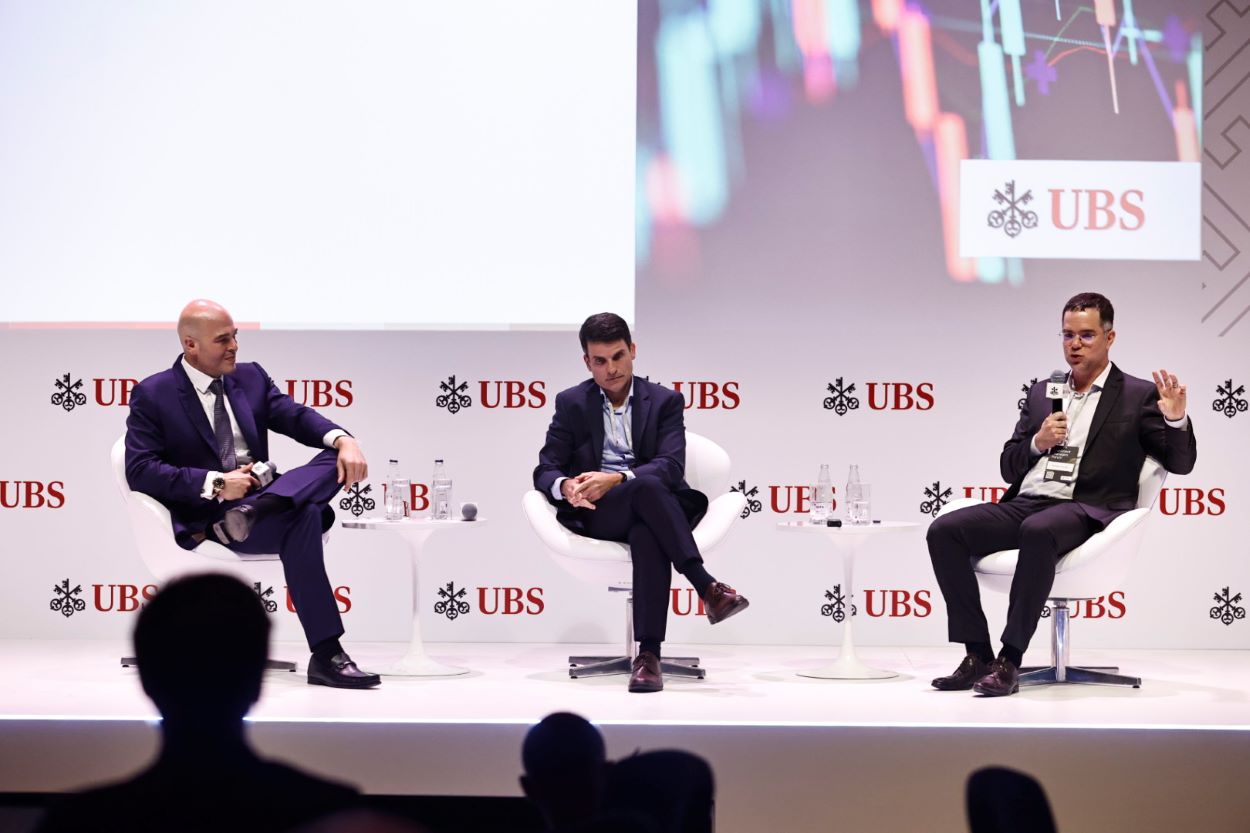 Painel sobre ações e bolsa brasileira do Investment Managers Forum