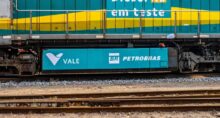 Locomotiva da Vale abastecida com Diesel R em Vitória (ES) Petrobras